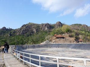Embung Nglanggeran Gunungkidul Kering Kerontang