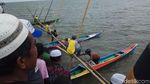 Foto: Seru! Balapan Perahu Nelayan Tradisional Maros