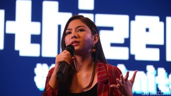Pentingnya internet juga dirasakan oleh Jessica Milla. Ia mengaku kalau segala aktivitasnya itu sudah berhubungan dengan internet, termasuk karirnya. Foto: detikINET/Rengga Sancaya