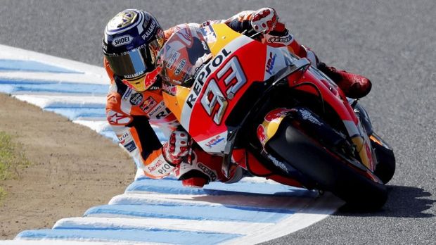 Marc Marquez mengalami kecelakaan di latihan bebas keempat sehingga ia harus mengganti motor.