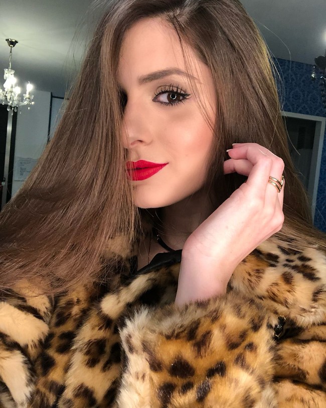 Gosip Camila sebagai selingkuhan Neymar bukan kali ini saja terjadi. Sebelumnya pada 2014, gosip serupa juga pernah menerpa wanita cantik yang populer di Instagram ini. Foto: Dok. Instagram @camilakaram