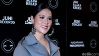 Belum diketahui jenis kelamin janin yang tengah dikandung pelantun Kali Kedua ini. Foto: (ismail/detikhot)
