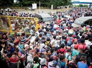 Hendak ke AS, Ratusan Imigran Honduras Terobos Perbatasan Meksiko