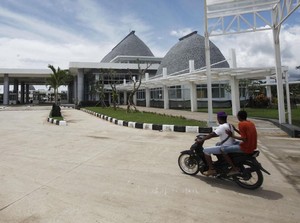 Keluar-masuk Kendaraan Asing di Perbatasan Kini Dipermudah