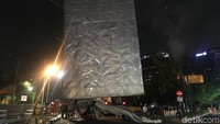 Selain itu ada 44 reklame di wilayah lain yang juga akan dicopot karena melanggar ketentuan.