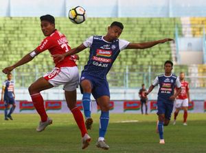 Hanif Sjahbandi Bikin Dua Gol, Arema Hantam Bali United 3-1