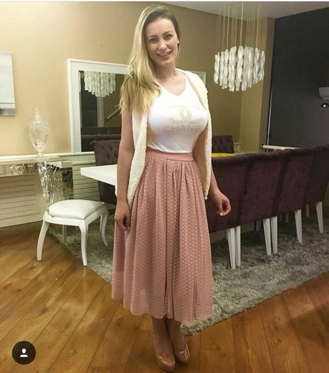 Nama Andress sendiri cukup populer setelah skandal dengab Cristiano Ronaldo. Andressa mengaku sempat mengisi hati sang pesepakbola pada 2013. Foto: Dok. Instagram Andressa Urach