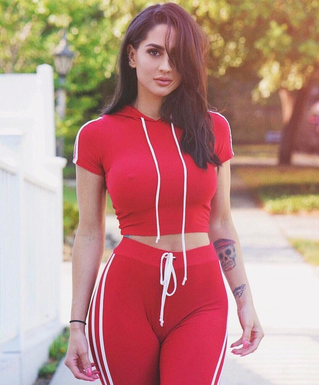 Inilah Hope Howard, mantan tentara Angkatan Udara Amerika Serikat yang beralih profesi sebagai model dan influencer fitnes. Foto: Dok. Instagram Hope Howard