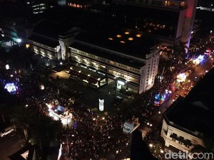 Keseruan 1001 Malam di Bandung Light Festival