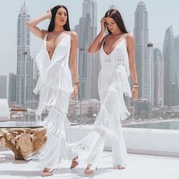 Kembar identik yang lahir pada 1990 ini memulai kariernya di usia remaja. Mereka pun kerap menguggah pemotretan modelingnya di Instagram yang memiliki ratusan ribu lebih pengikut. Foto: Dok. Instagram @thebaduratwins