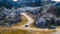 Sedangkan untuk Trans Papua di Papua Barat baru tembus sepanjang 920 km dengan sisa jalan yang belum terhubung sepanjang 151 km sampai 2014. Istimewa/Kementerian PUPR.
