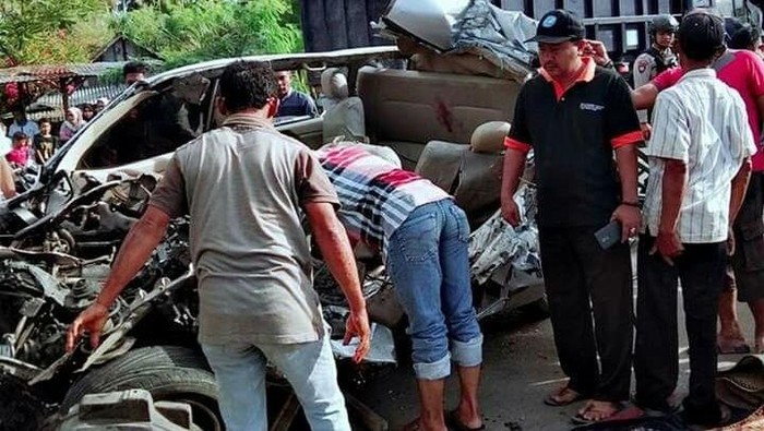 Minibus di Aceh Utara Tabrak Truk Mogok, 3 Penumpang Tewas