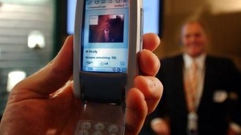 Salah satu ponsel Sony Ericsson paling canggih di masanya, P800, yang keuar tahun 2002. Kongsi antara Sony, perusahaan elektronik Jepang dengan Ericsson, perusahaan telekomunikasi Swedia, terjadi pada tahun 2001.Foto: Getty Images
