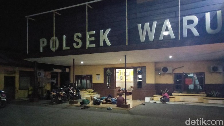 Penyerangan Rumah Picu Warga di Sidoarjo Bentrok dengan Pendatang Penyerangan Rumah Picu Warga di Sidoarjo Bentrok dengan Pendatang