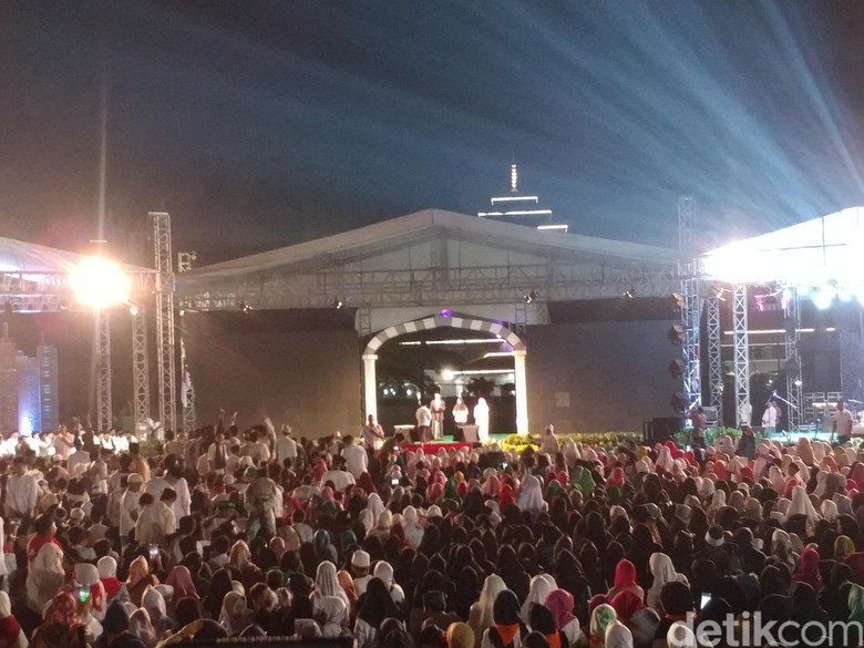 Jokowi Janji Bangun 1.000 Balai Pelatihan Keterampilan Pesantren Jokowi Janji Bangun 1.000 Balai Pelatihan Keterampilan Pesantren