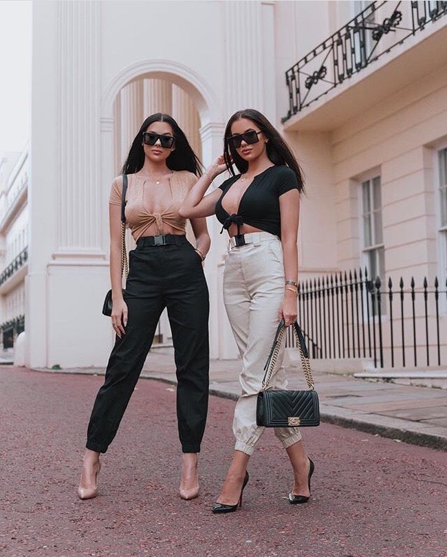 Klaudia Badura dan Laura Badura atau yang lebih dikenal dengan The Badura Twins merupakan model yang memiliki darah campuran Arab dan Eropa. Foto: Dok. Instagram @thebaduratwins