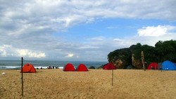 Foto 7 Pantai Sunyi di Gunungkidul, Cocok Buat Kemping