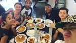 Gaya Asyik Tom Holland Saat Makan Donat dan Pizza