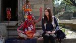 Namaste...Lihat Luna Maya Jalan-jalan di Nepal