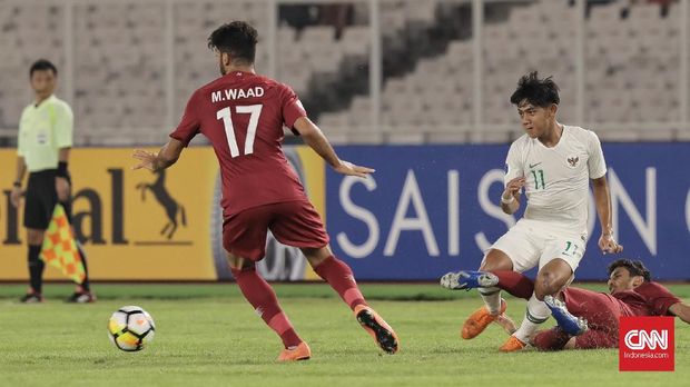 Indonesia gagal mengantisipasi permainan cepat Qatar di babak pertama.