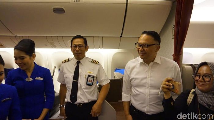 Foto: Bos Garuda jadi Pramugara Dadakan/detikcom Foto: Bos Garuda jadi Pramugara Dadakan/detikcom
