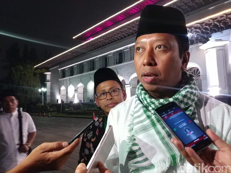 Rommy Sebut PPP Se-Indonesia Solid Dukung Jokowi-Amin Rommy Sebut PPP Se-Indonesia Solid Dukung Jokowi-Amin