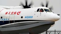 Pesawat ini sebelumnya telah melewati serangkaian tes sejak penerbangan perdananya pada Desember lalu. AG600 telah berhasil menyelesaikan delapan tes taxiing di air dengan kecepatan 80 kilometer per jam dan 120 kilometer per jam. Istimewa/Economic Times.