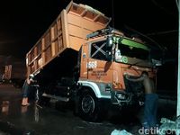 Hilir Mudik Truk Sampah DKI di Tengah Panas Relasi Jakarta-Bekasi