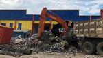 Foto Pantai Palu: Tak Ada Gudang yang Tak Retak