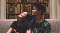 Susan Sameh tengah berbunga-bunga. Ini salah satu kedekatannya dengan sang kekasih Fero Walandouw. Foto: (IG/Susan Sameh)