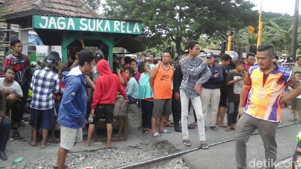 Saat Nyawa Satu Keluarga Melayang di Perlintasan Sebidang