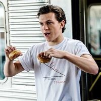 Suka Hindari Junk Food, Tom Holland Dituntut Naikkan Bobot Demi Jadi 'Spider-Man'