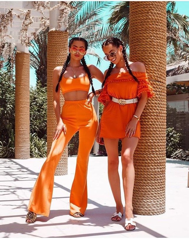 Namun, berat badannya terus bertambah dan Laura juga bukan tipe seseorang yang rajin olahraga dan makan sehat. Wanita kelahiran London ini pun memutuskan untuk diet. Foto: Dok. Instagram @thebaduratwins