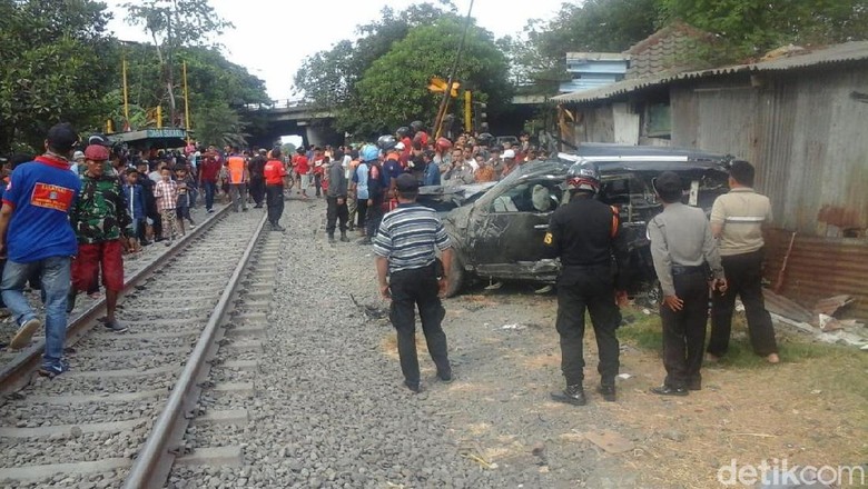 Antisipasi Kecelakaan, PT KAI Daops 8 akan Tutup 10 Perlintasan Liar Antisipasi Kecelakaan, PT KAI Daops 8 akan Tutup 10 Perlintasan Liar