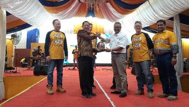 Perusahaan Tambang 10 Juta Jam Kerja Tanpa Kecelakaan Diapresiasi Perusahaan Tambang 10 Juta Jam Kerja Tanpa Kecelakaan Diapresiasi