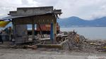 Foto Pantai Palu: Tak Ada Gudang yang Tak Retak