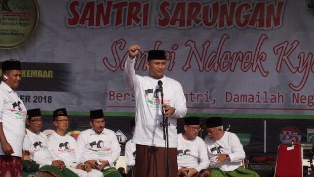 Gerak Jalan Sarungan, Cara Warga Malang Peringati Hari Santri