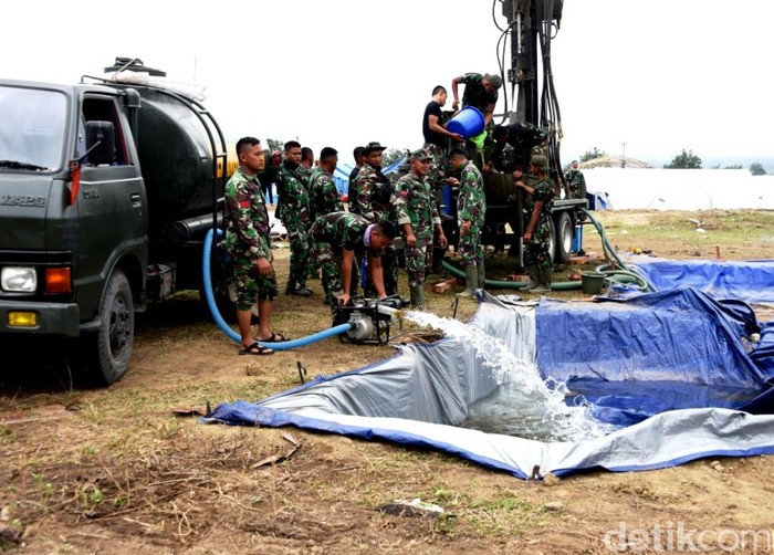 Tni Cari Mata Air Di Petobo Perkampungan Yang Terkena Likuifaksi