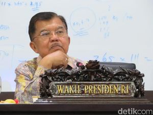 Pemerintah Kaji Pemberian Sanksi Terkait Sampah Plastik di Laut