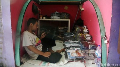 Mereka Bertahan di Kesepian Blok G Tanah Abang