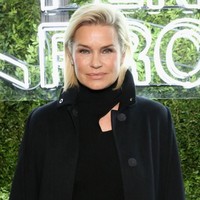 Yolanda kemudian menikah dengan musisi David Foster. Namun kegagalan kembali terjadi. Keduanya resmi bercerai di 2017.  Foto: Getty Images