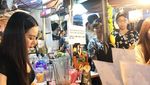 Cantiknya Ploychanok, Penjual Smoothies yang Doyan Makan