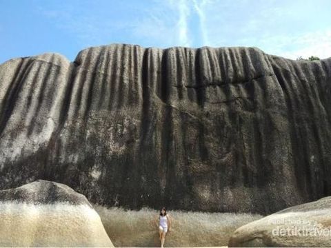 Pantai Batu Dinding