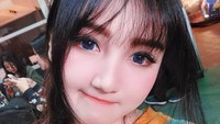 Pemilik nama lengkap Shabilla Inaya Fitri ini mulai dikenal sejak kemunculannya di layar kaca. Ia disebut-sebut sebagai boneka Barbie dari Cikarang. Foto: instagram @misseunjaelee