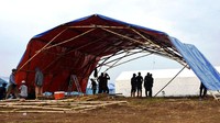 Tenda-tenda bantuan dan pengungsian masih terus dibangun (Foto: Dok. Kabidpenum Puspen TNI)