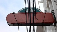 Sebanyak 52 pengunjung diskotek Old City ditemukan positif mengonsumsi narkoba. Akibatnya, Dinas Pariwisata dan Kebudayaan (Disparbud) DKI Jakarta akan memanggil pihak pengelola diskotek untuk dimintai keterangan.