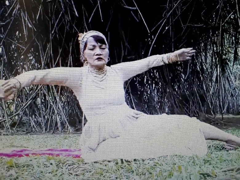 Teater Koma Kenang Titi Qadarsih di Pertunjukan Kopral Doel Kotjek Teater Koma Kenang Titi Qadarsih di Pertunjukan Kopral Doel Kotjek