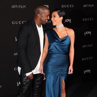 Di karpet merah LACMA Art + Film Gala, semua mata tertuju pada gaun Kim yang menawan. Foto: Getty Images