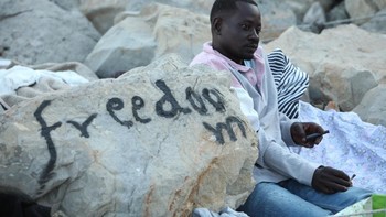 Di negara yang penduduknya banyak mengungsi di negara-negara Eropa ini, hanya 1,2% penduduk yang terkoneksi internet. Foto: Getty Images