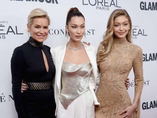 Setelah menjadi supermodel di eranya, Yolanda pun menikahi pria sukses, Mohamed Hadid yang merupakan ayah dari Gigi, Bella dan Anwar Hadid. Namun pernikahan tersebut berujung dengan perceraian.  Foto: Getty Images